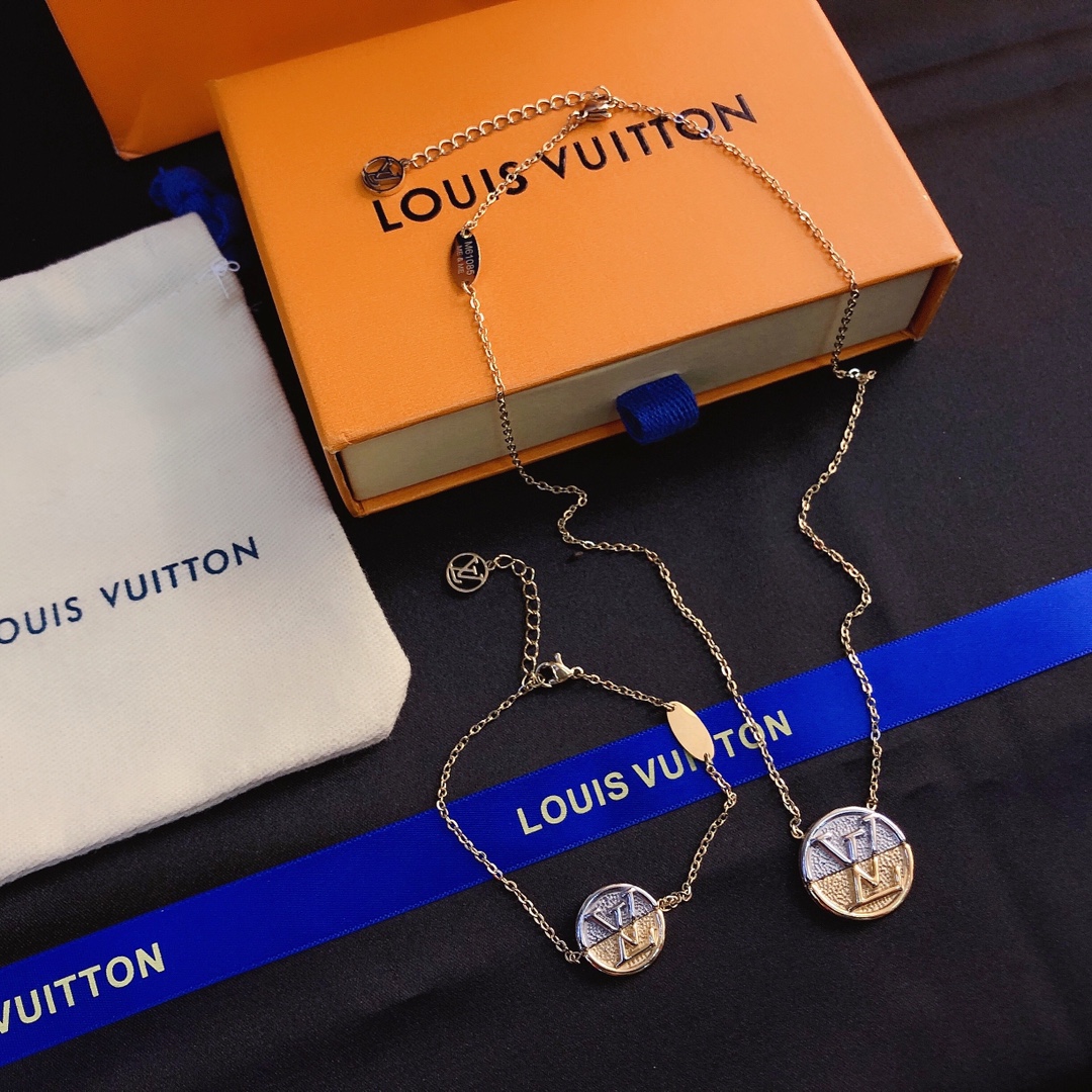 S100    Lv bracelet 105902