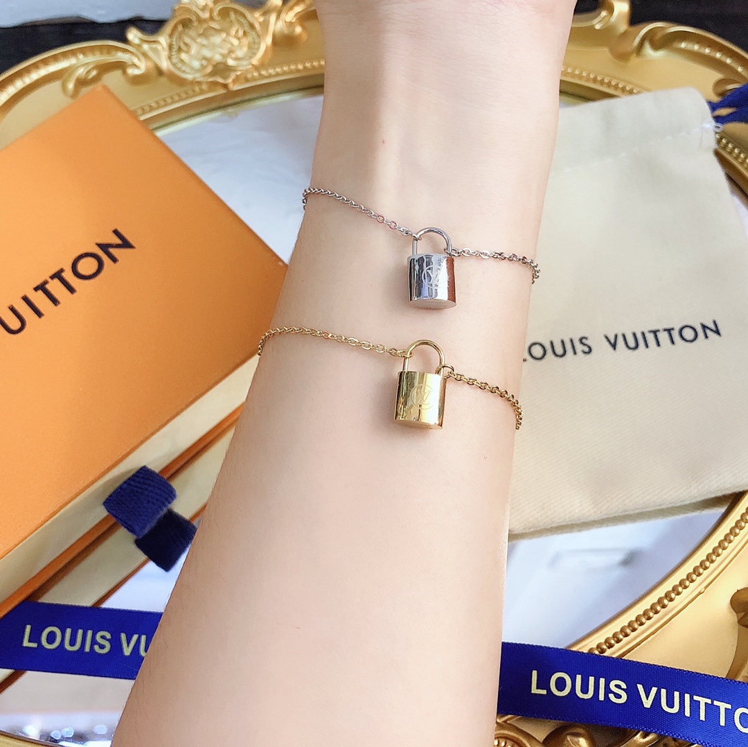 L047  LV bracelet 105908