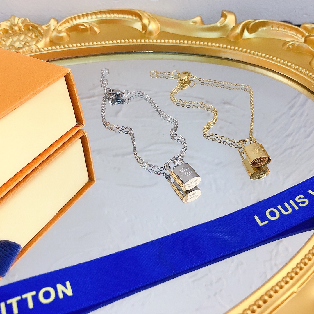 L047  LV bracelet 105908