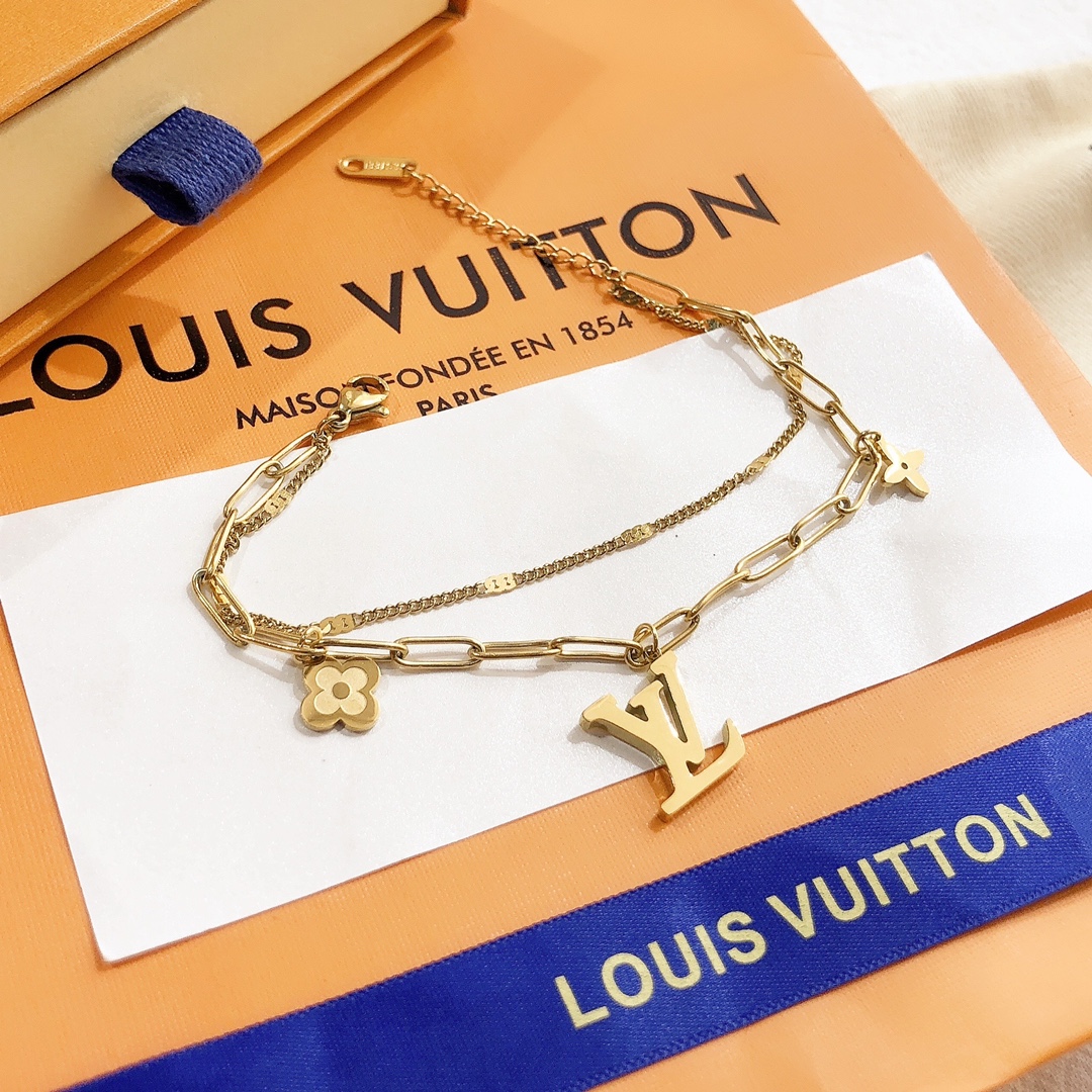 L083  LV Bracelet 106095