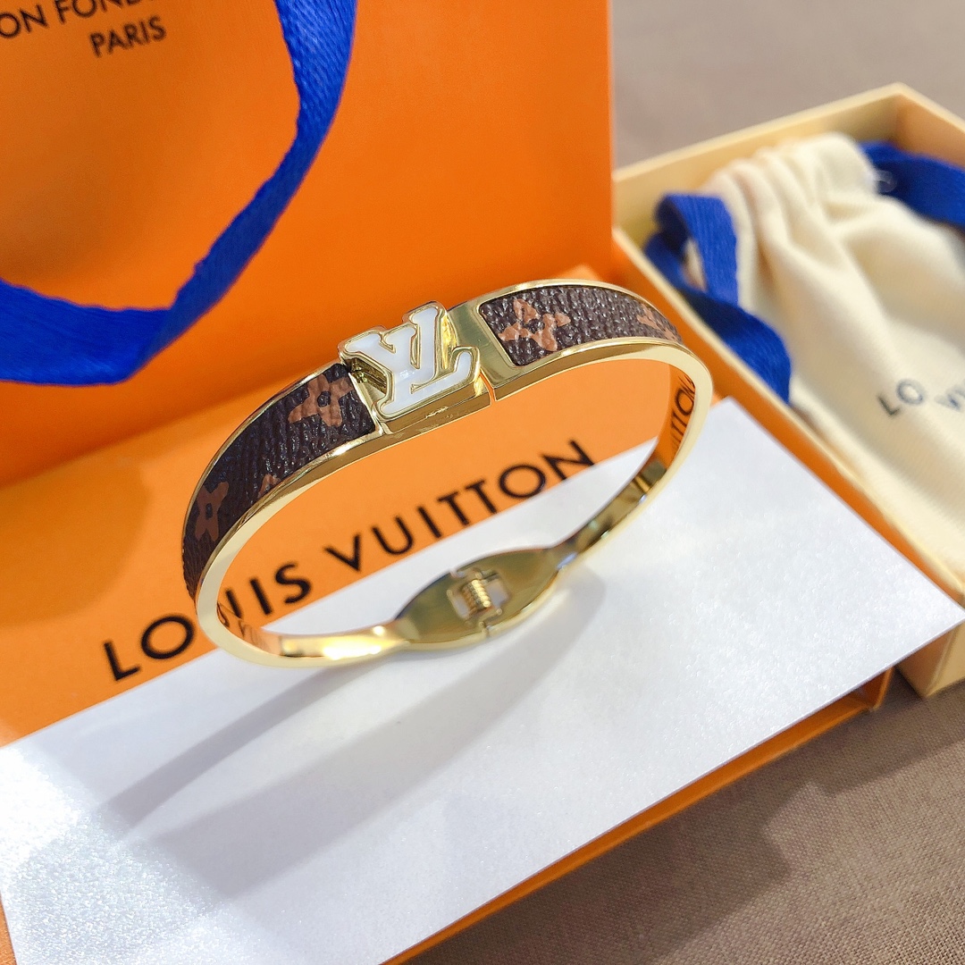 S190  LV Bracelet 106210