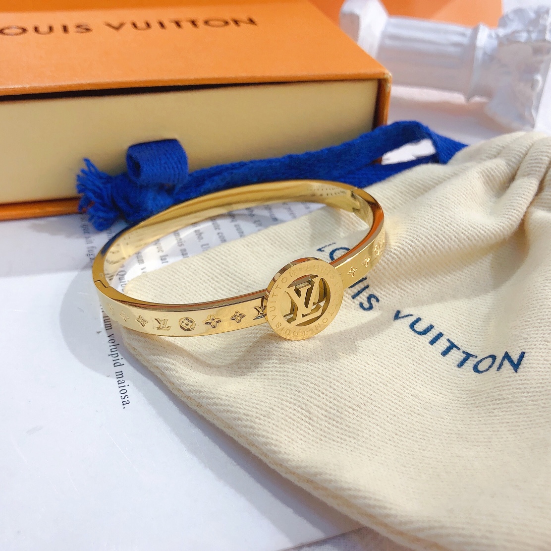 S185  LV Bracelet 106214