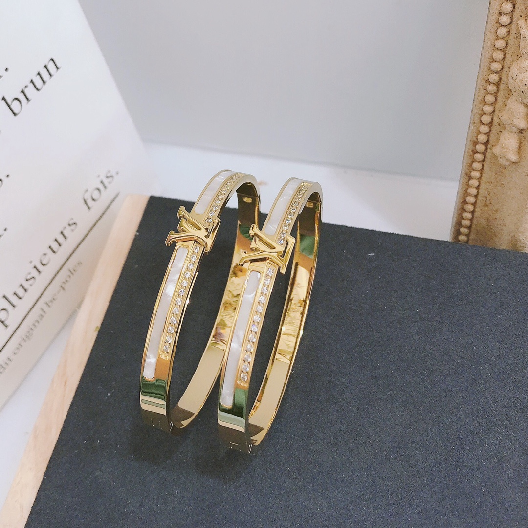S049 LV Bracelet 106222