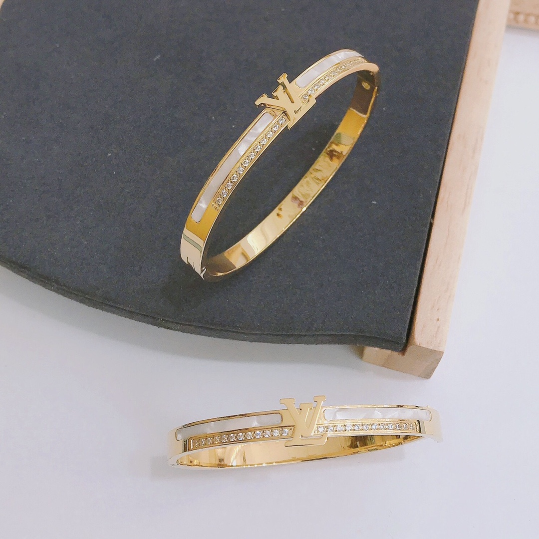 S049 LV Bracelet 106222