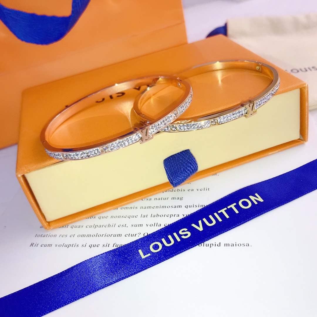 S073  LV Bracelet 106230
