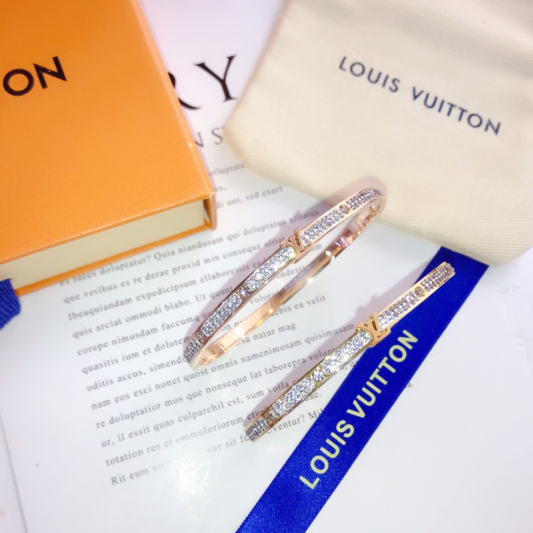 S073  LV Bracelet 106230