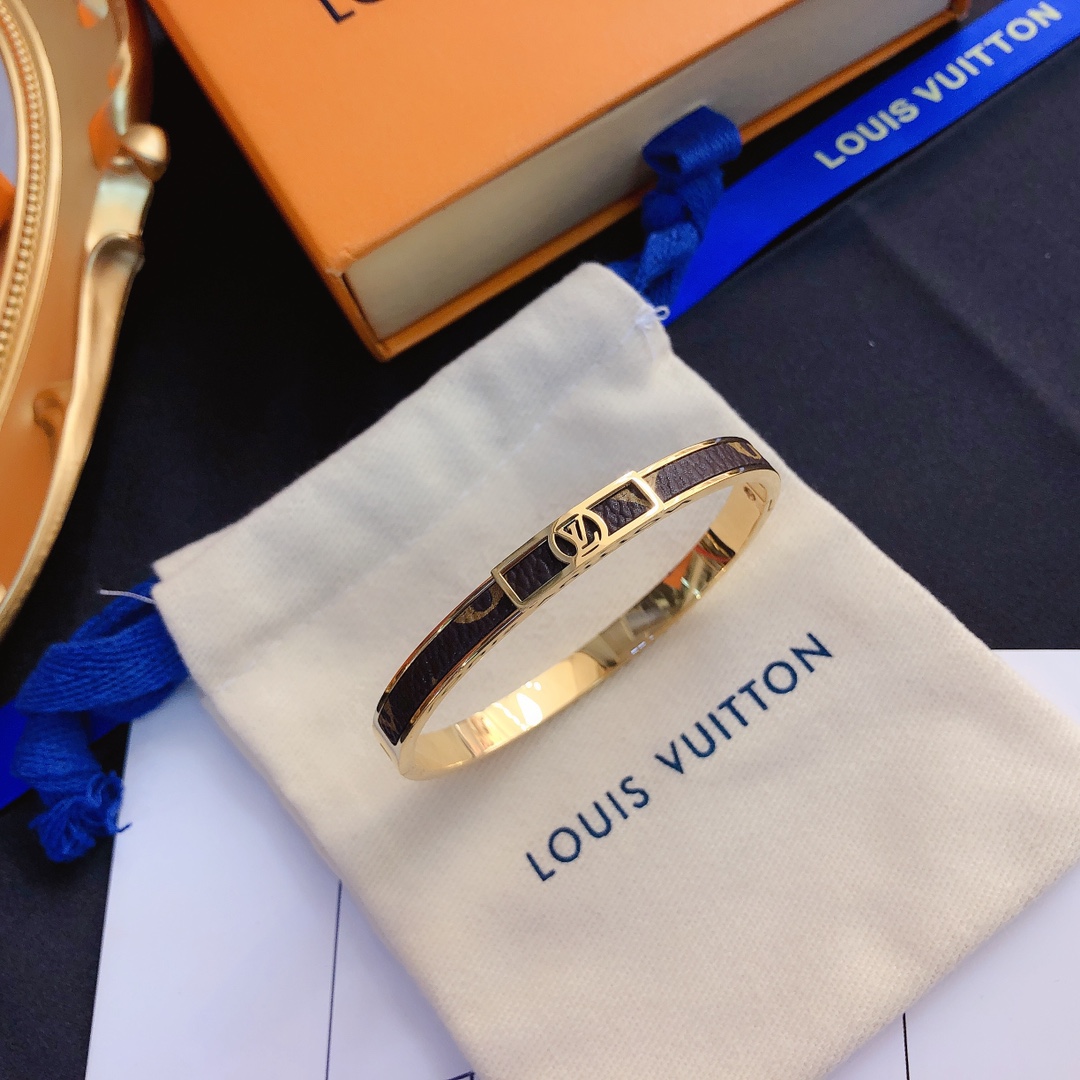 S104    LV Bracelet 106271