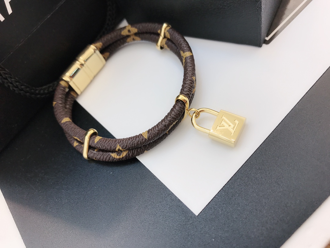 S033 LV Bracelet 106272