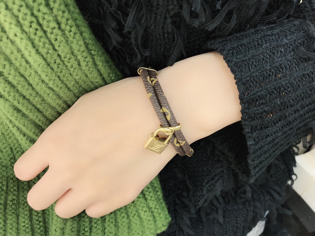 S033 LV Bracelet 106272