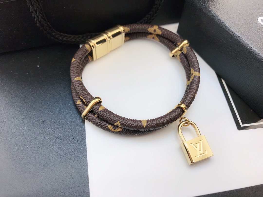 S033 LV Bracelet 106272