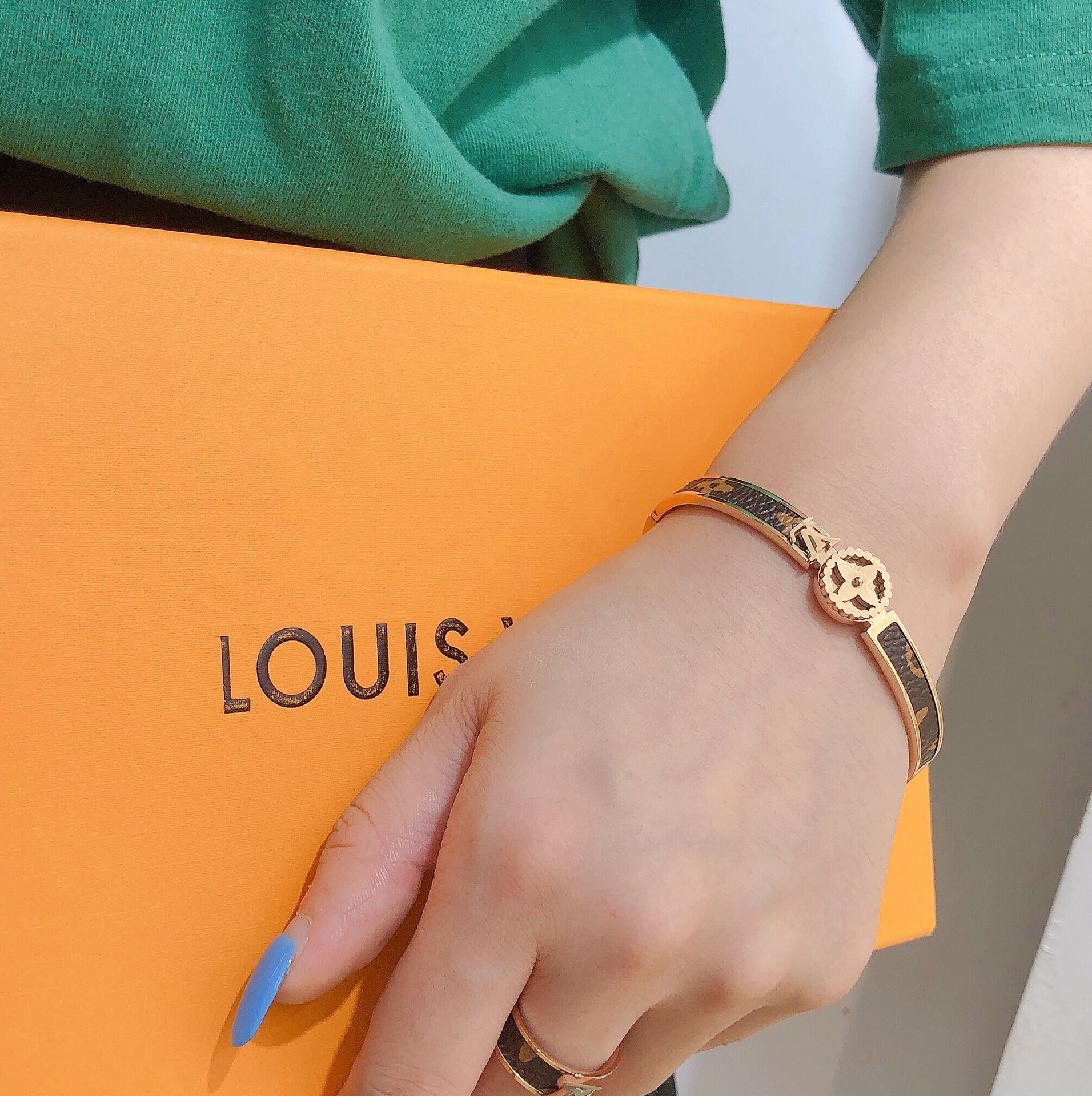 LV bracelet 106344
