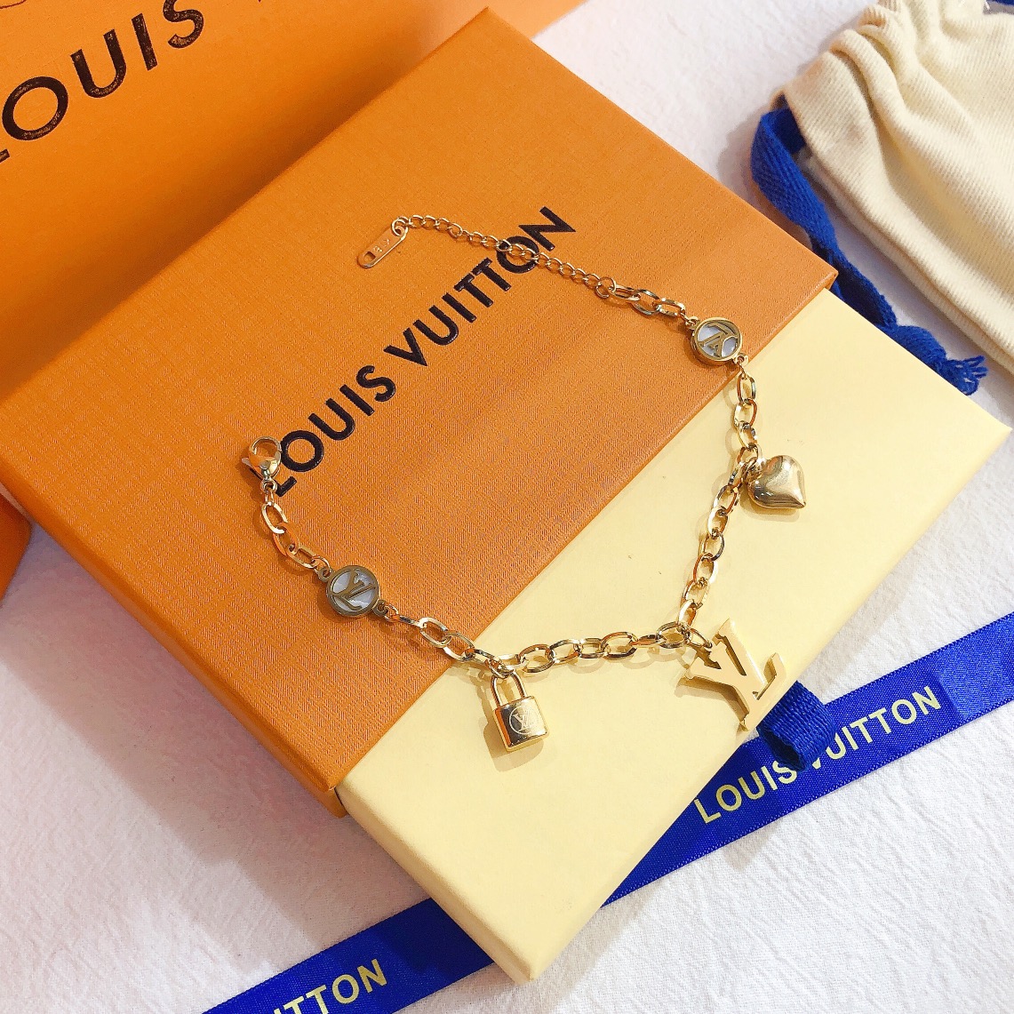 LV bracelet 106346