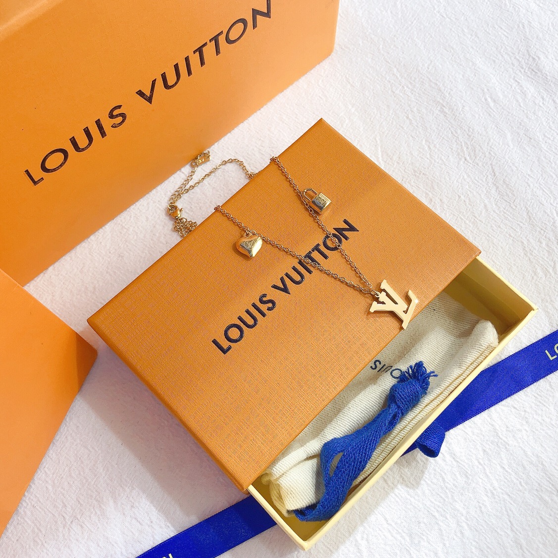 LV bracelet 106346