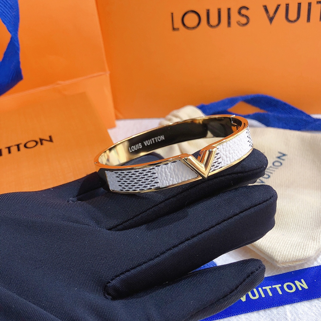 LV bracelet 106374