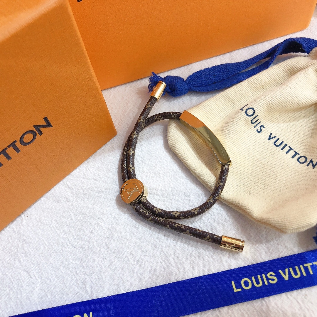 LV Leather bracelet 106471