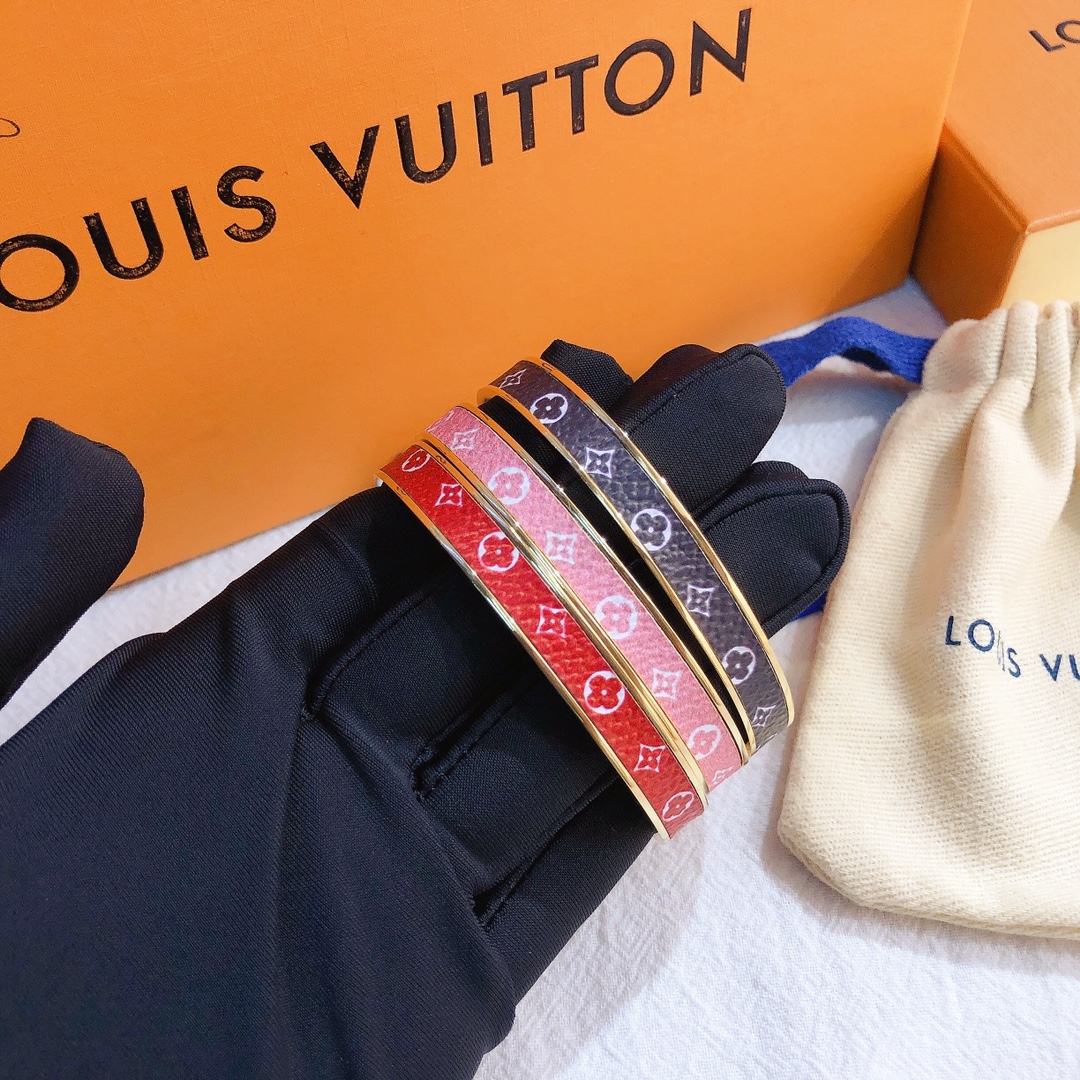 LV Bracelet 106472