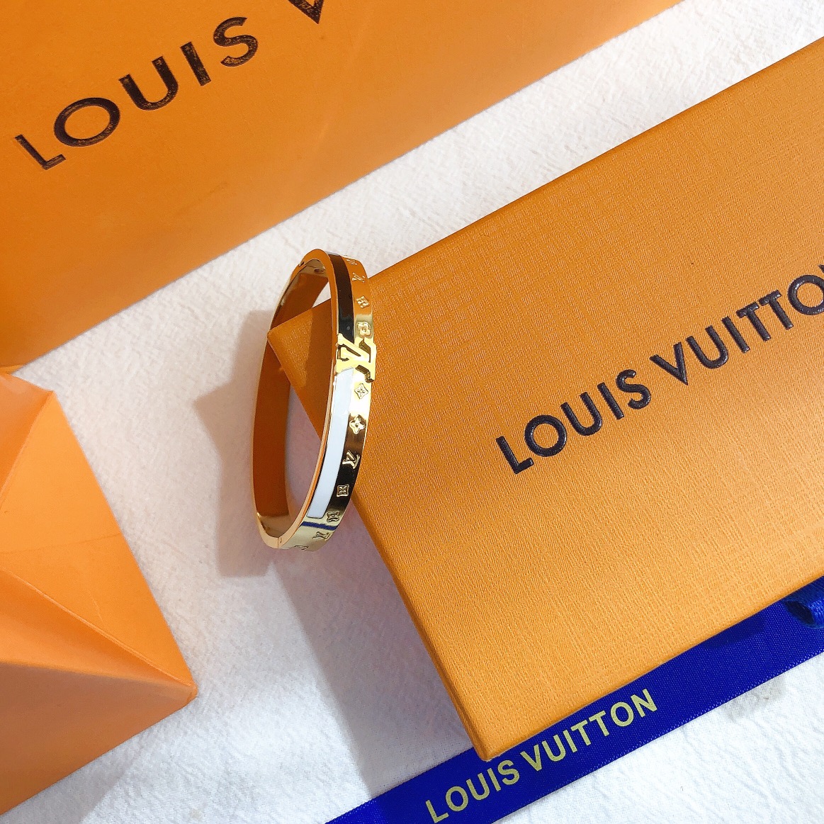 LV bracelet 106522