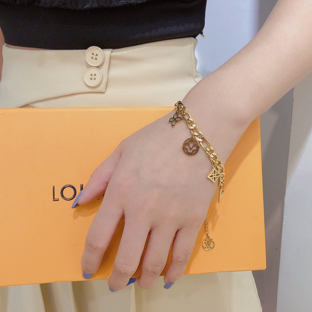 LV bracelet 106524