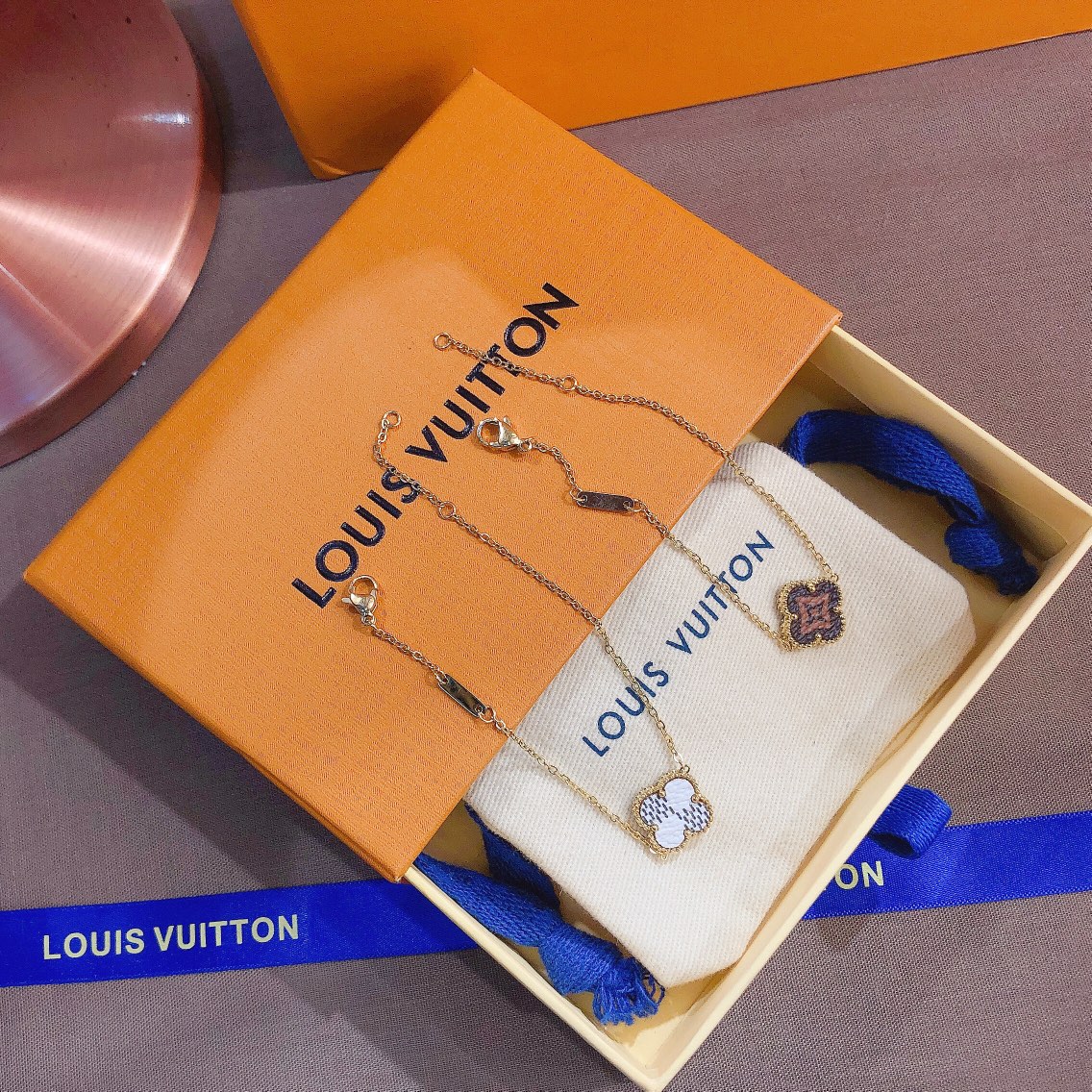 LV Bracelet 106580