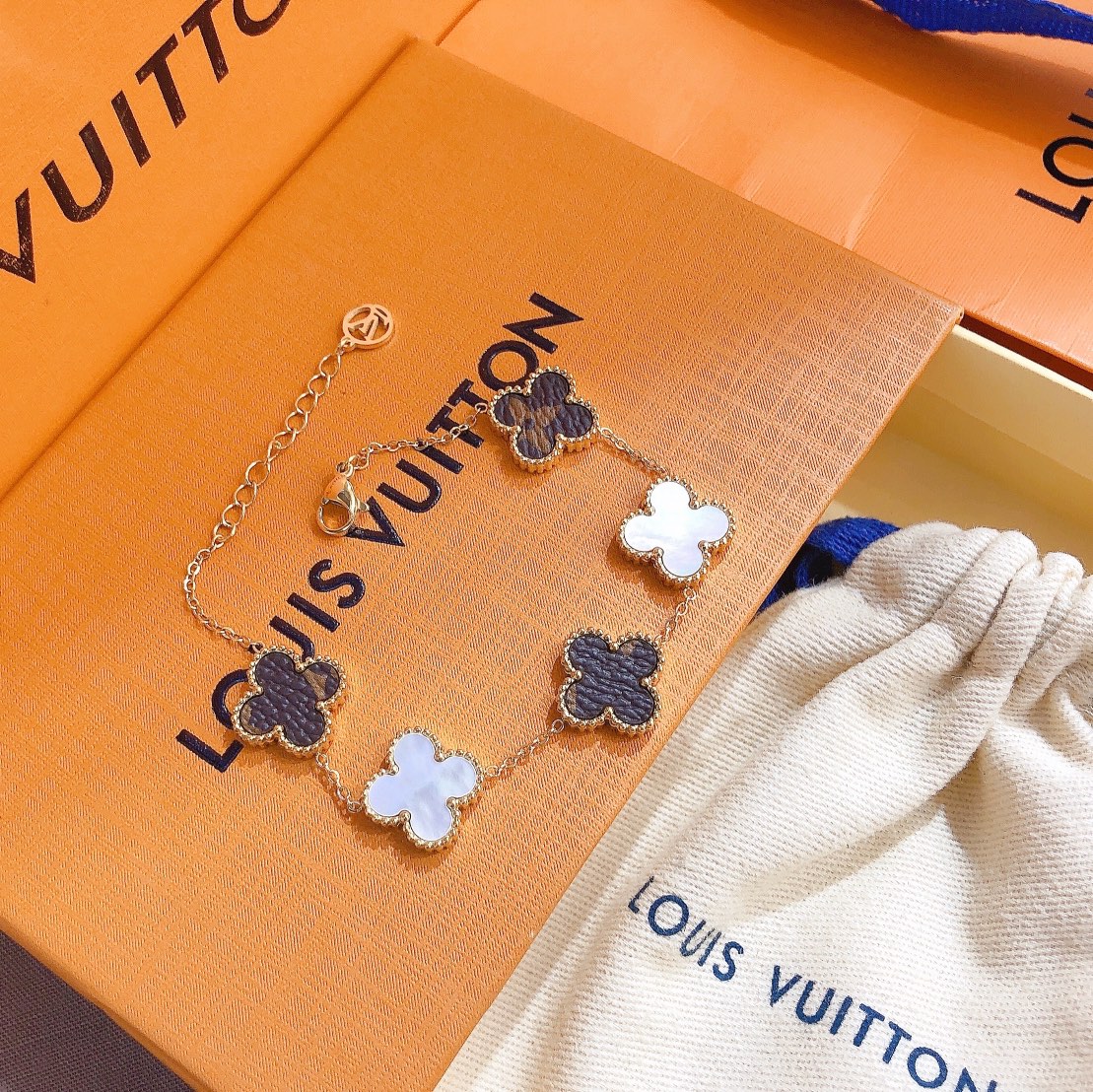 L092  LV Bracelet 106791