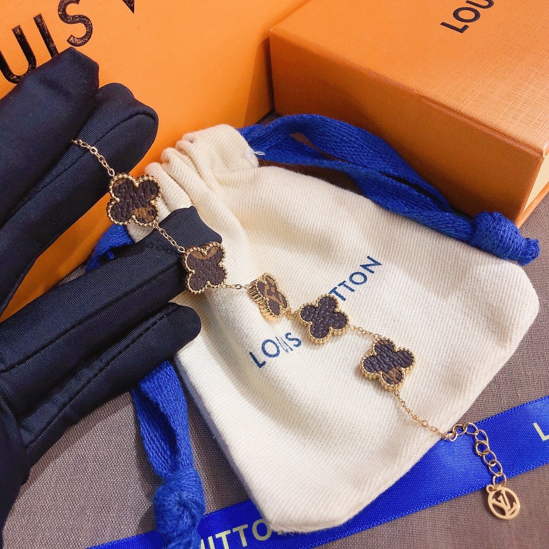 L093  LV Bracelet 106792