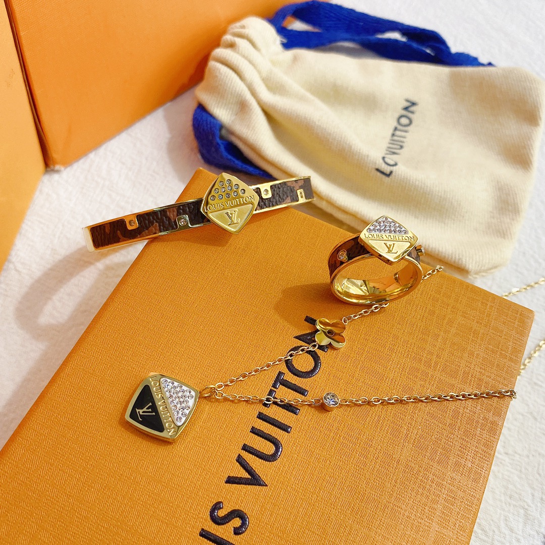 LV bracelet 106807