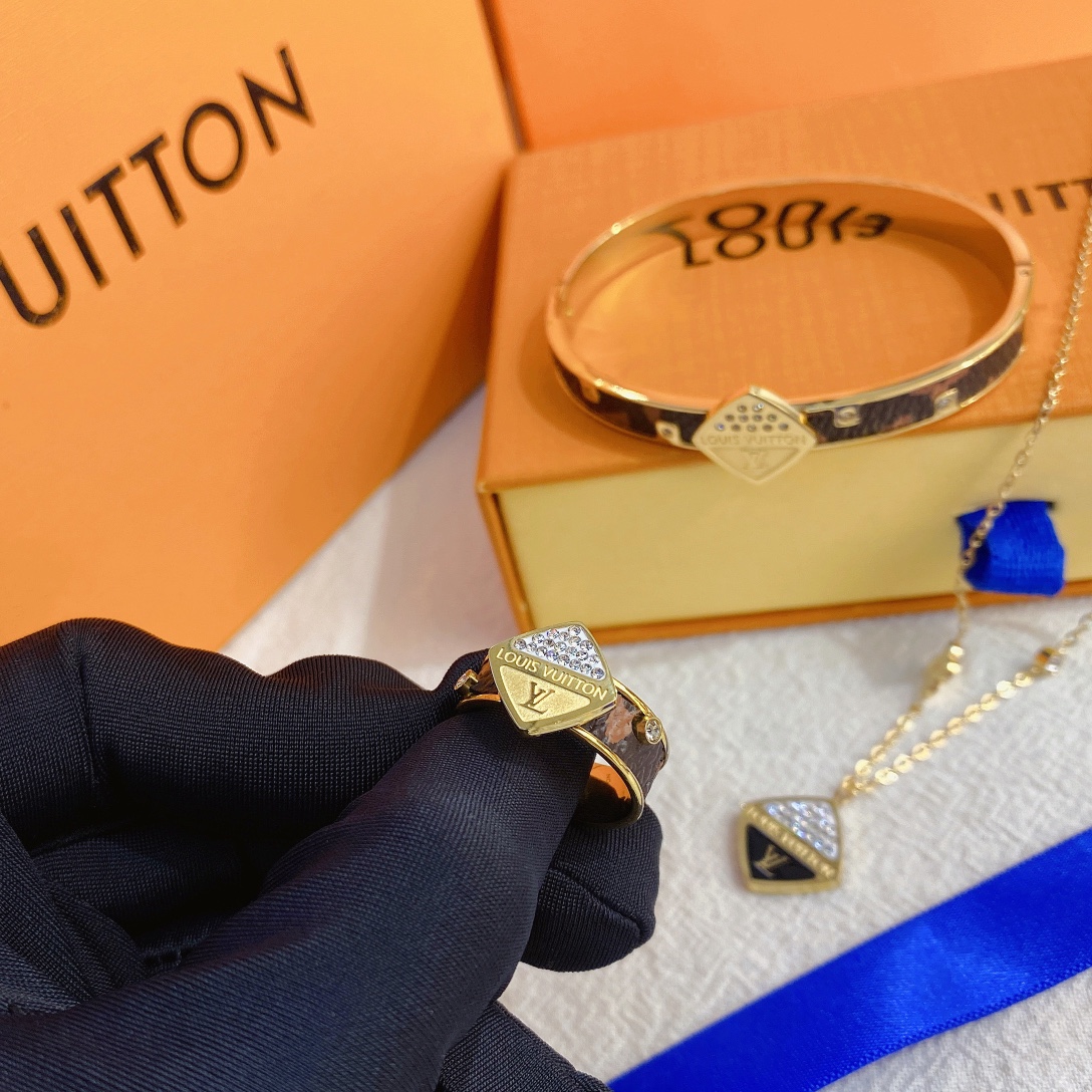 LV bracelet 106807