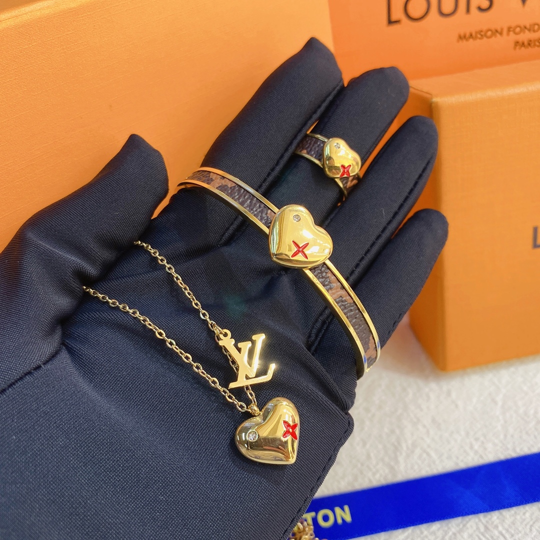 LV bracelet 106808