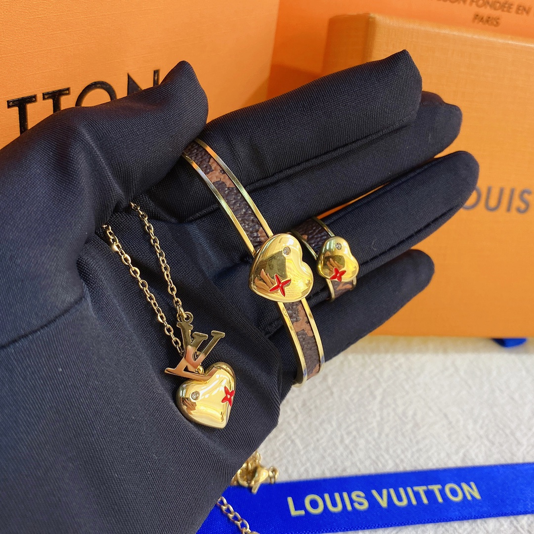 LV bracelet 106808