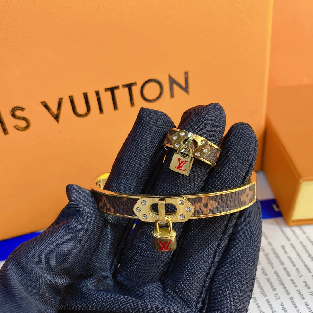 LV bracelet 106810