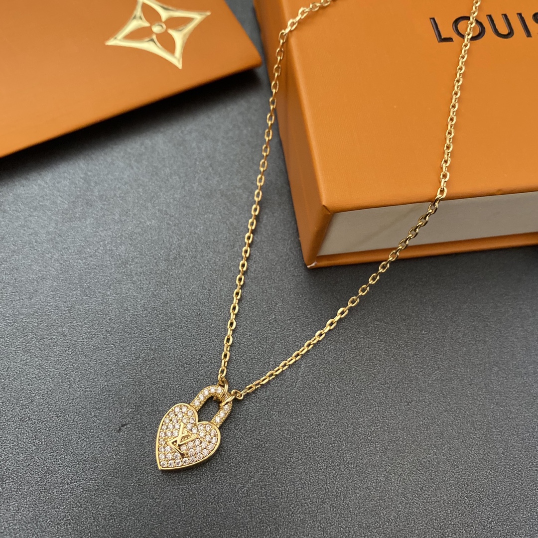 B070 LV necklace 104489