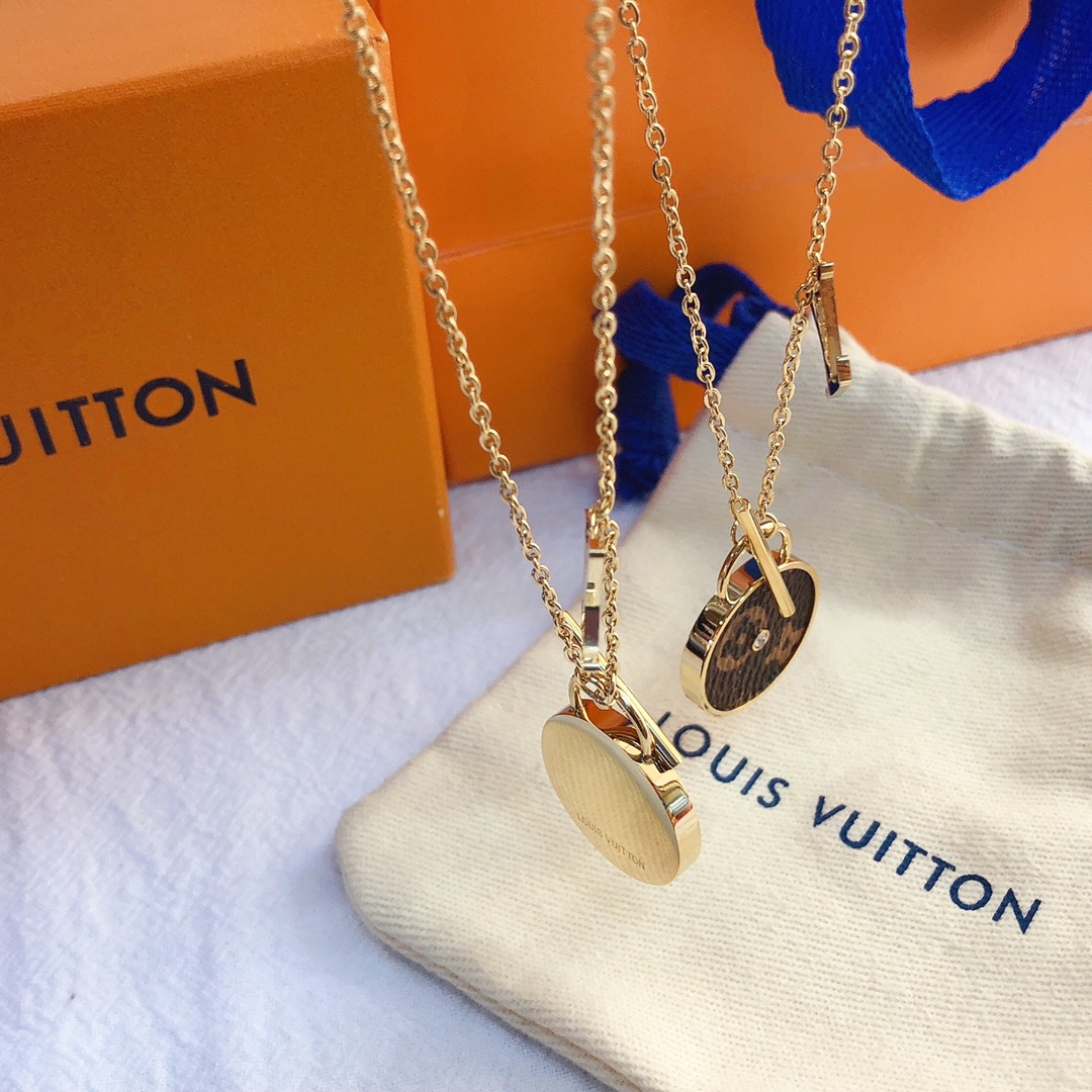 LV necklace 105049