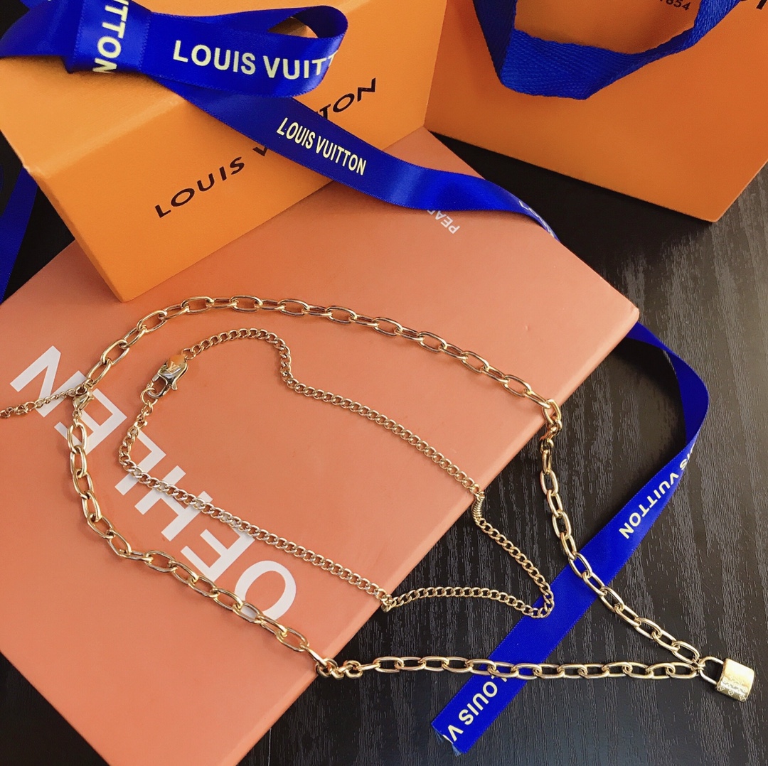 LV necklace 106370