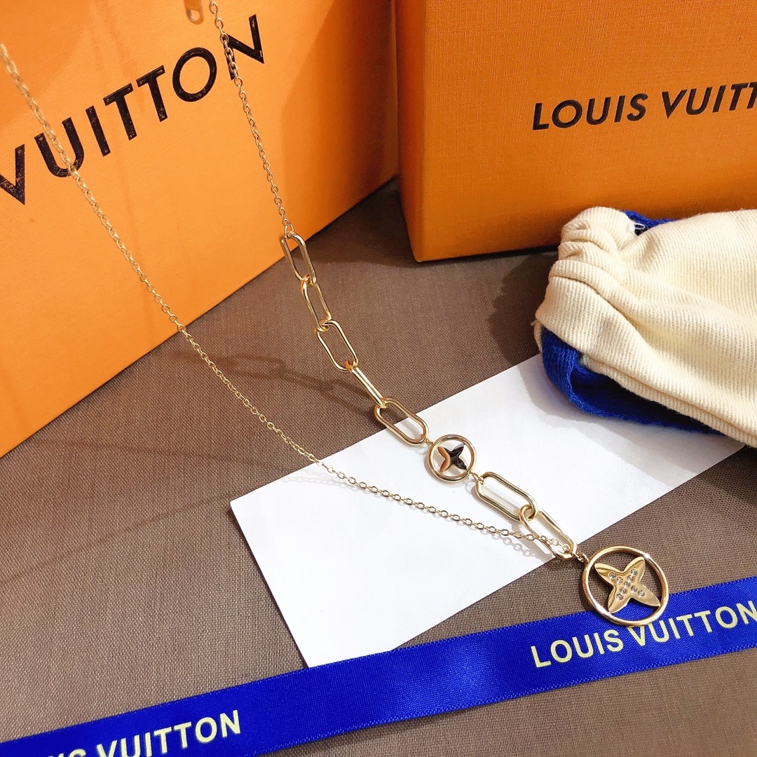 X378     LV necklace 106921