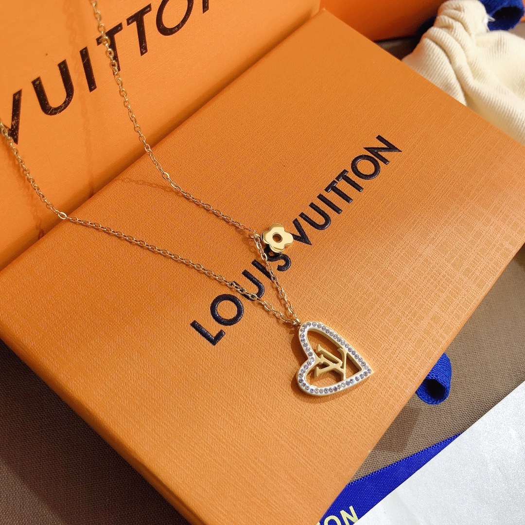 X381    LV necklace 106932