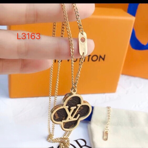LV necklace 107307