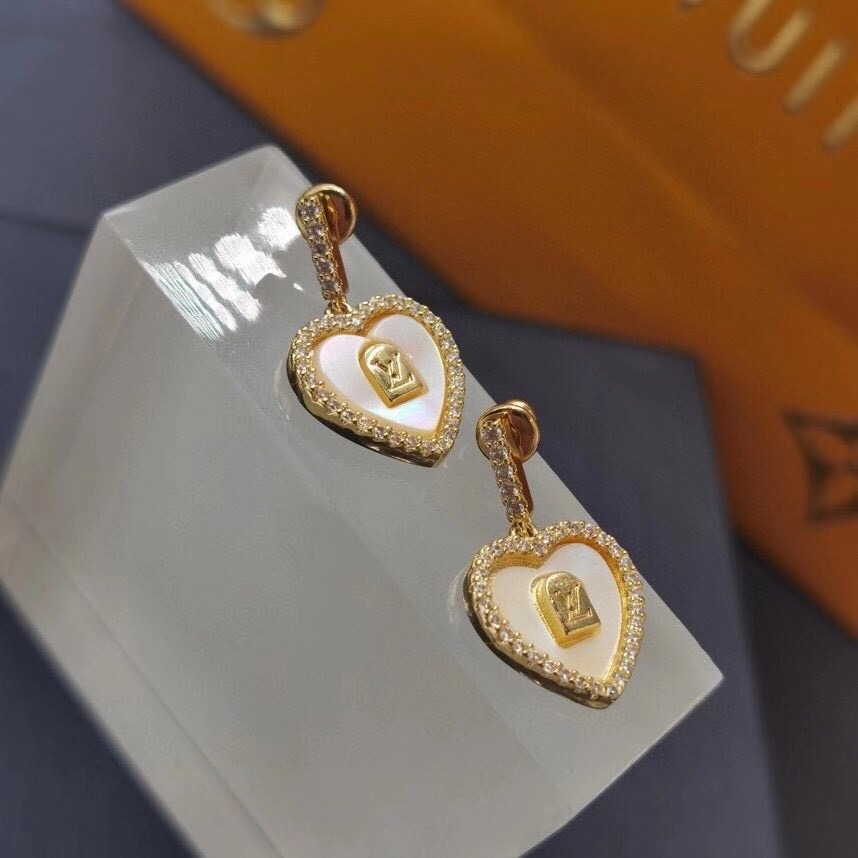 A237 LV earring 104490