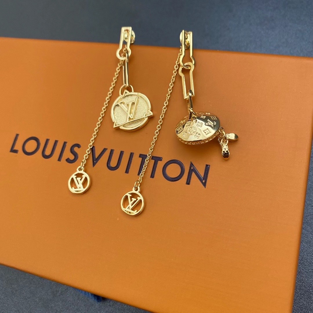 A172 LV earring 104894