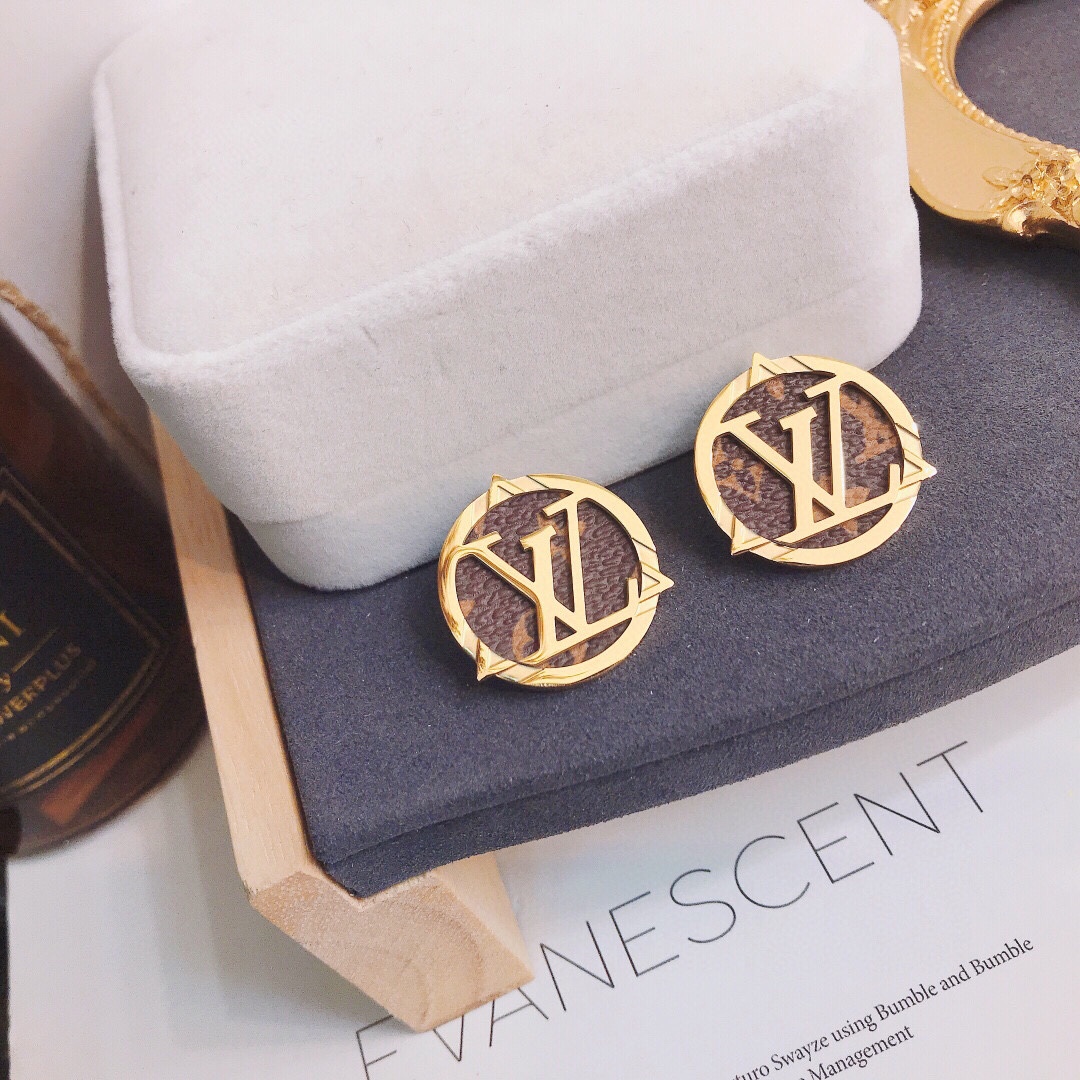 A273 LV earring 105887