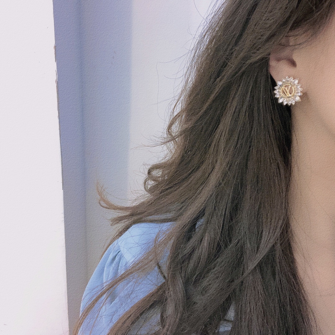 A458    LV earring 106098