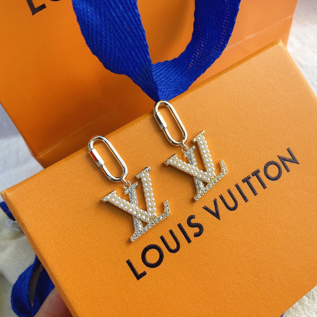 A454  LV earring 106100