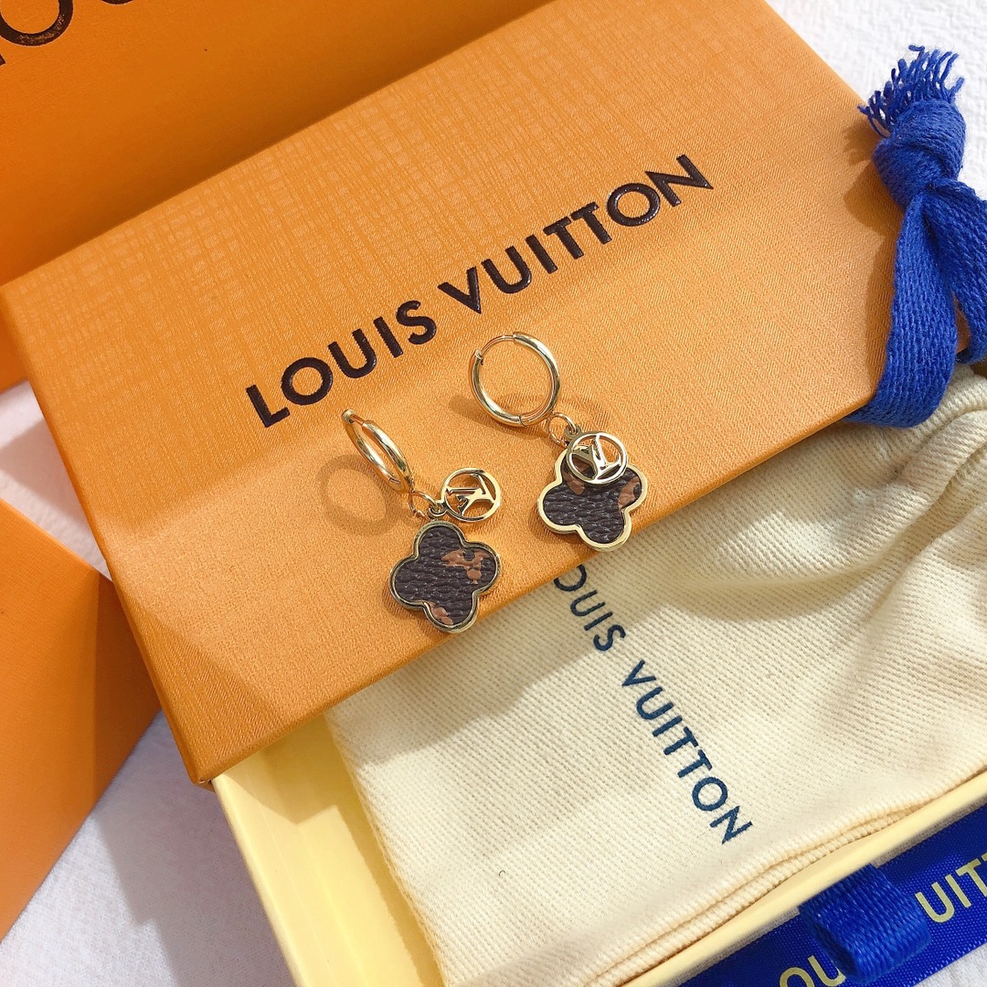 A582   LV earring 106328