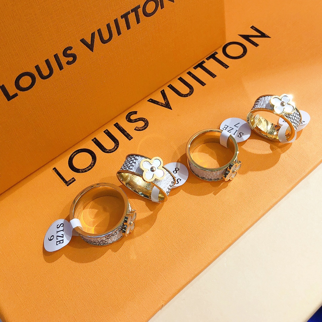 LV Ring 106482