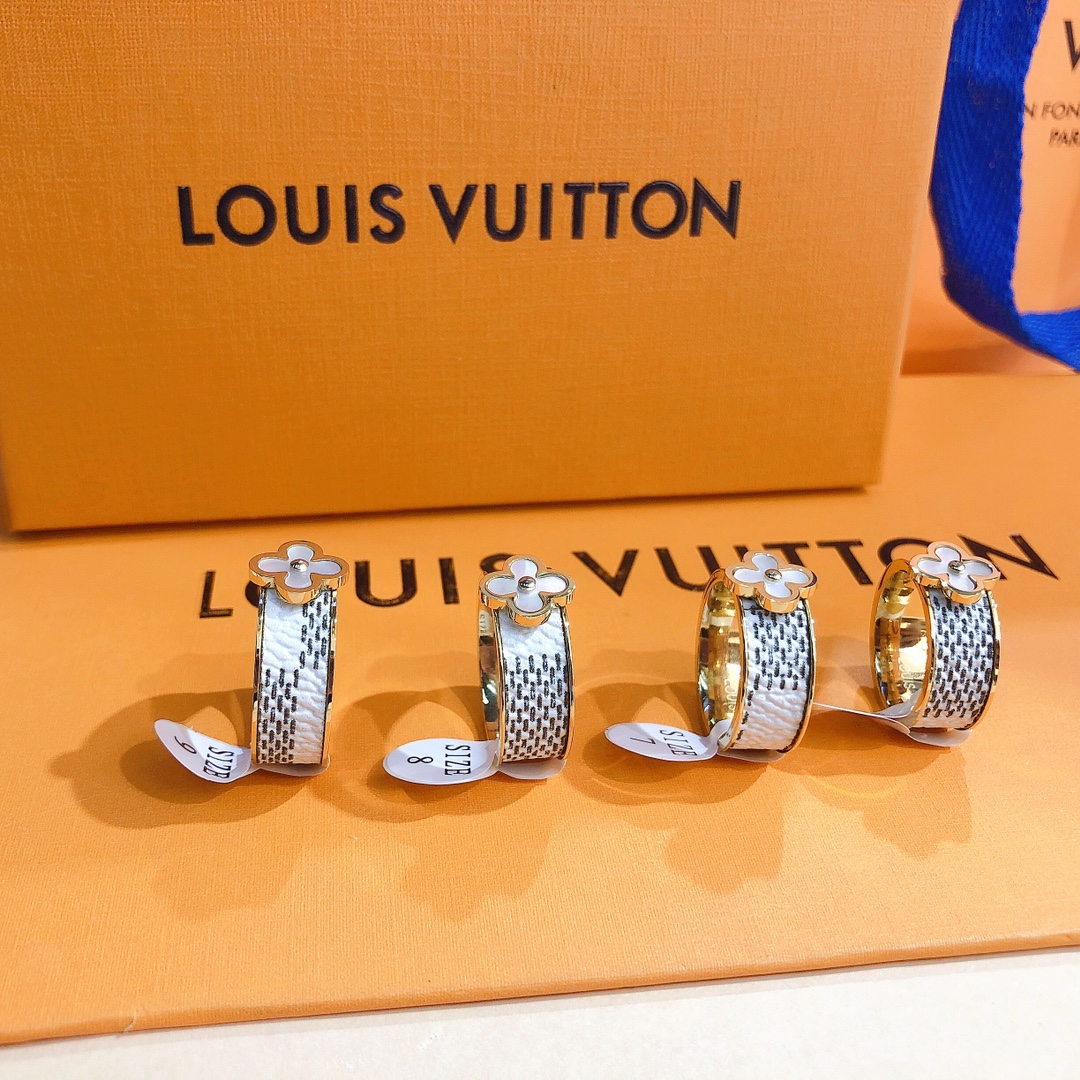 LV Ring 106482