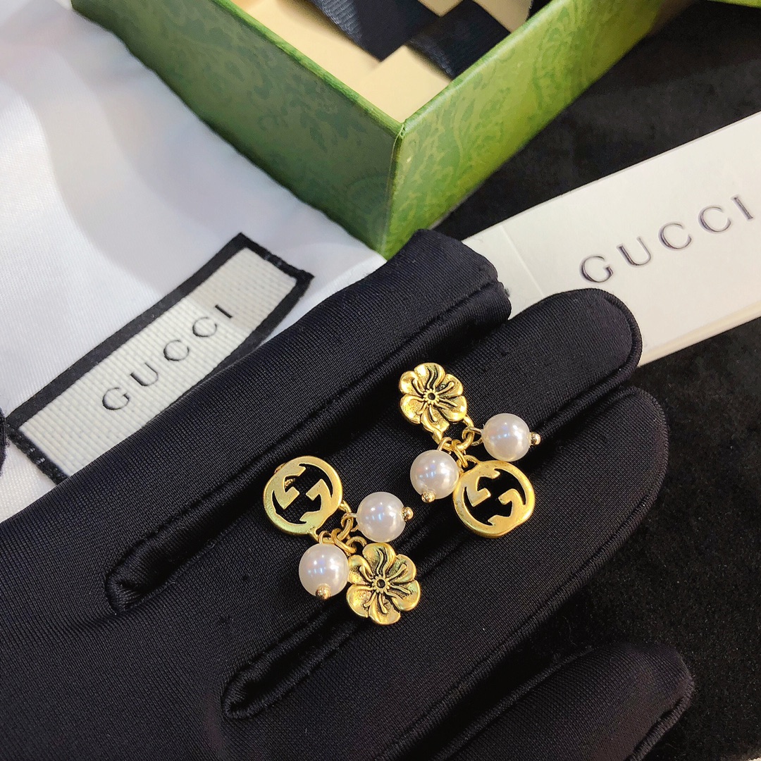 A599    Gucci earring 106525