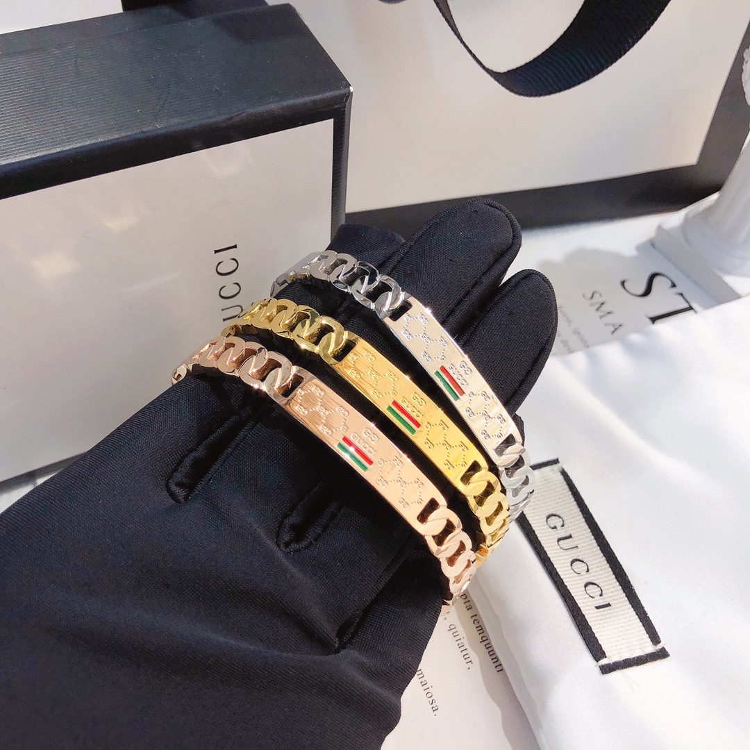 S184  Gucci bracelet 106215