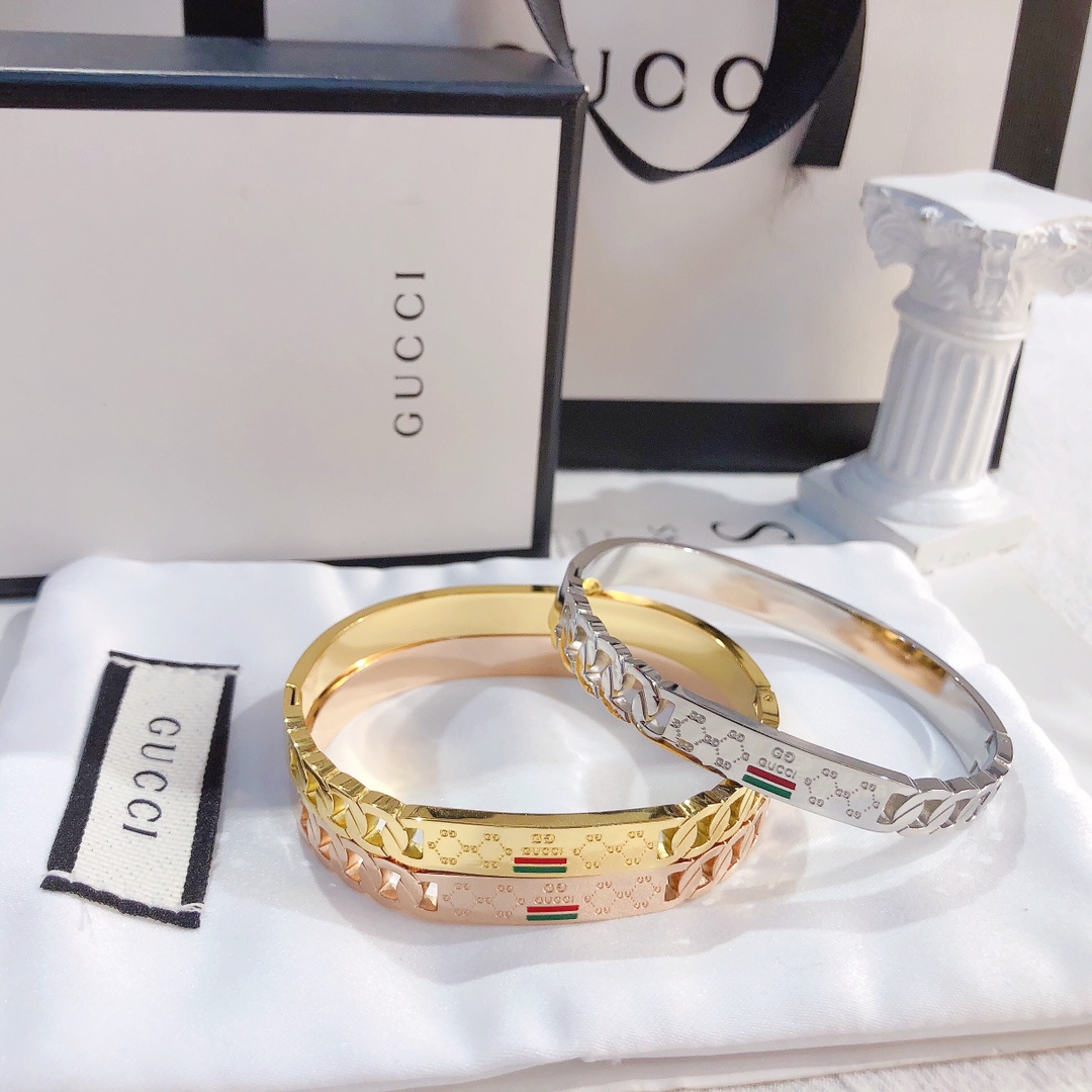 S184  Gucci bracelet 106215