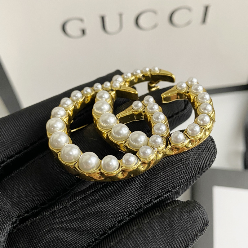 C114 Gucci brooch 107958