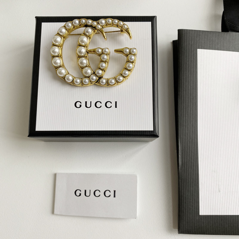 C114 Gucci brooch 107958