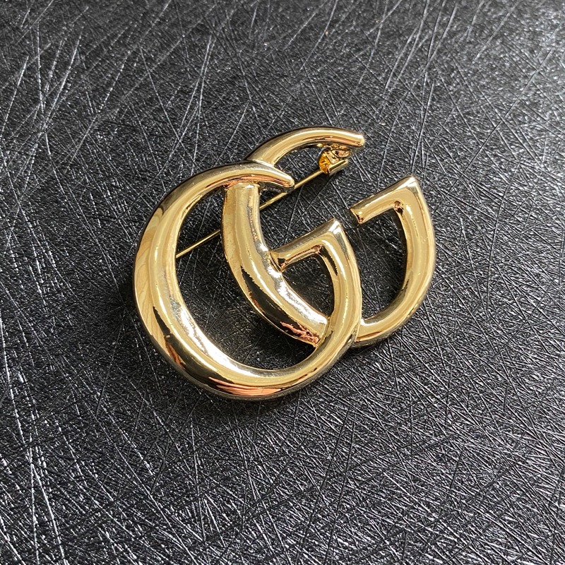 C080 Gucci brooch 104696